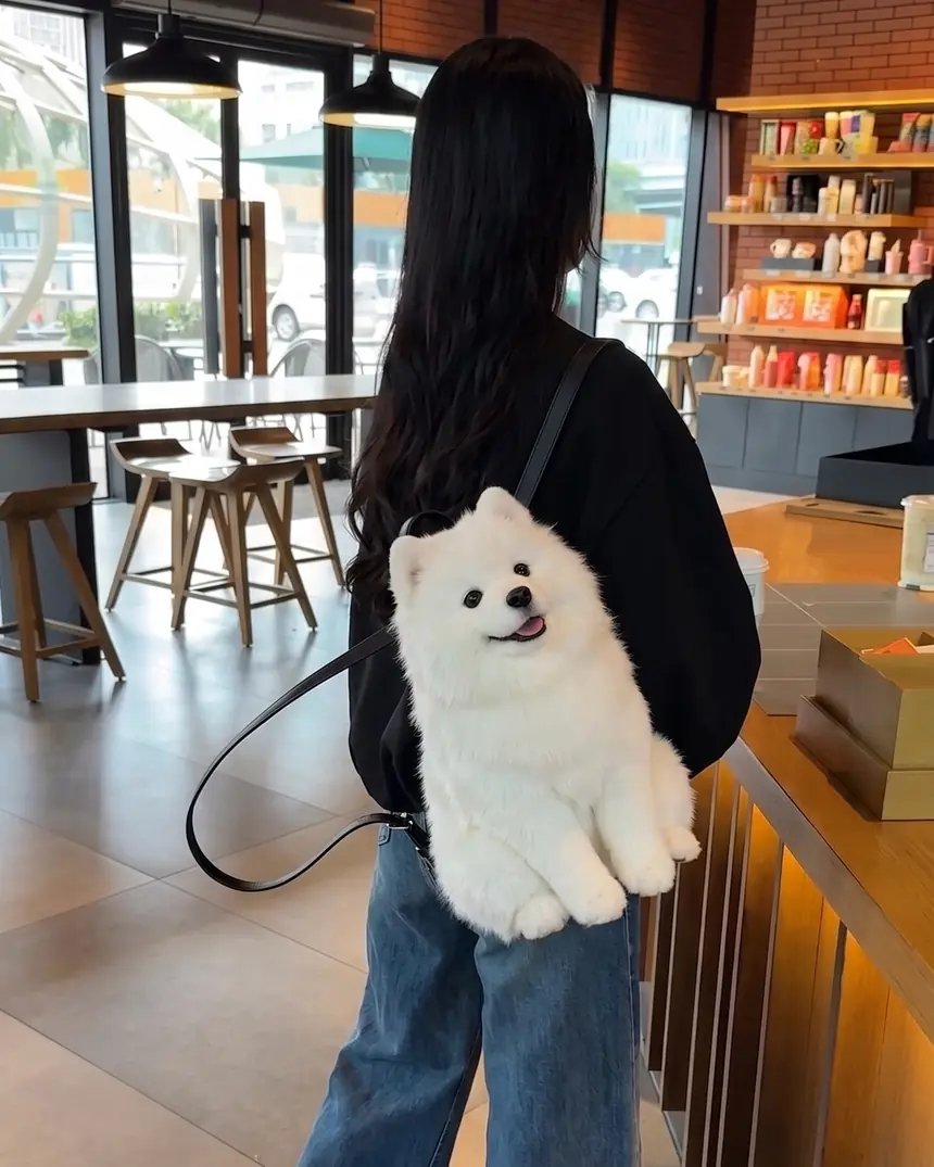 The Samoyed Pupack worn as a backpack, seen from behind